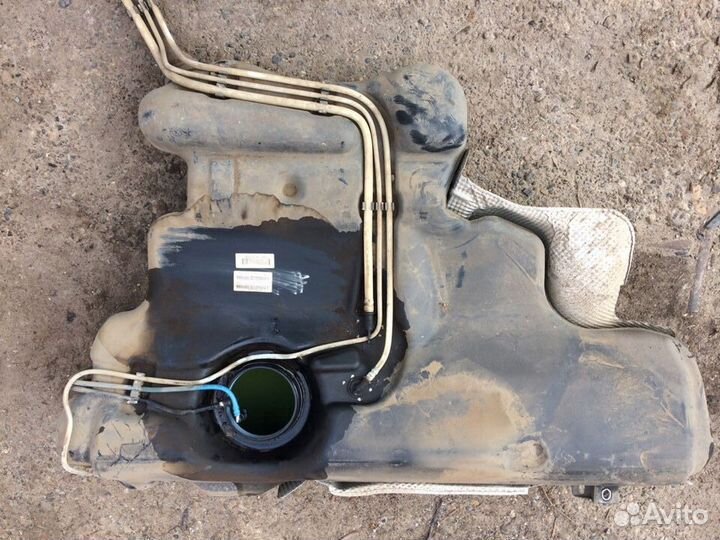 Топливный бак Volkswagen Polo