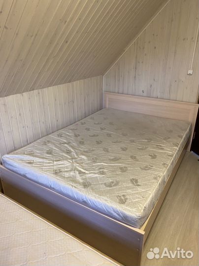 Кровать и матрас 140см