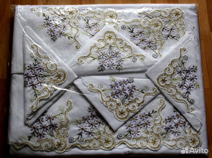 Новый набор - белоснежная скатерть и салфетки