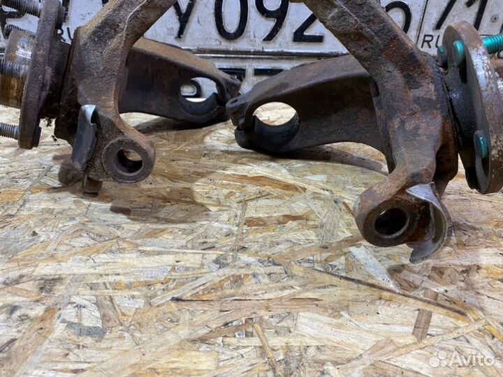 Кулак поворотный передний Ford Focus универсал 1.8