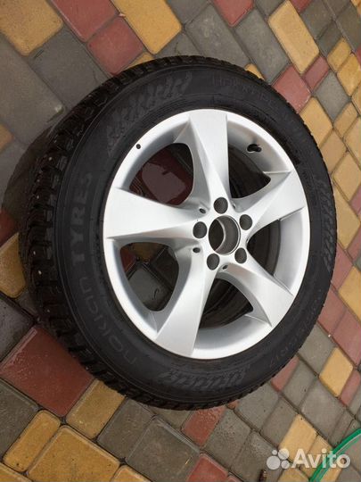 Nokian Tyres Hakkapeliitta 9 225/55 R17