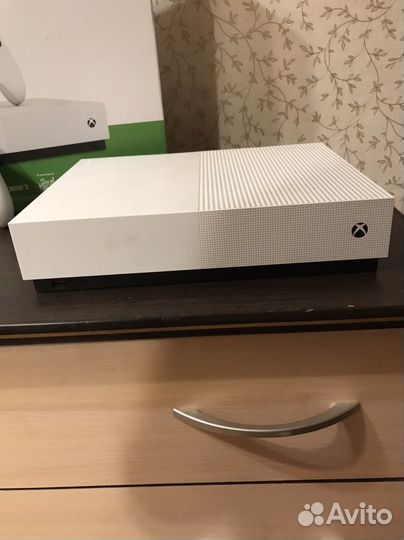 Xbox One s 1tb с играми