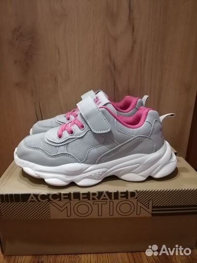 Кроссовки р-р 32