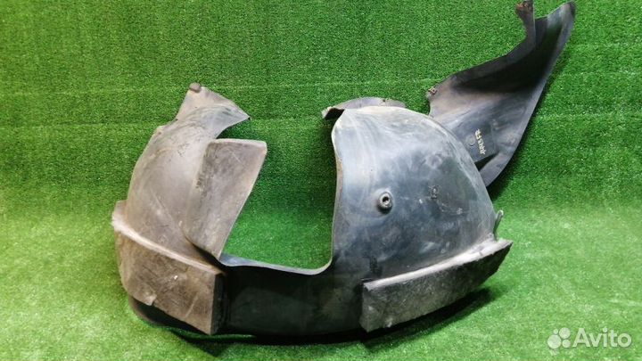 Подкрылок Volkswagen Tiguan Правый Передний