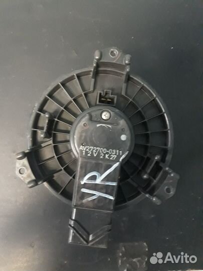 Мотор отопителя Toyota Yaris 90