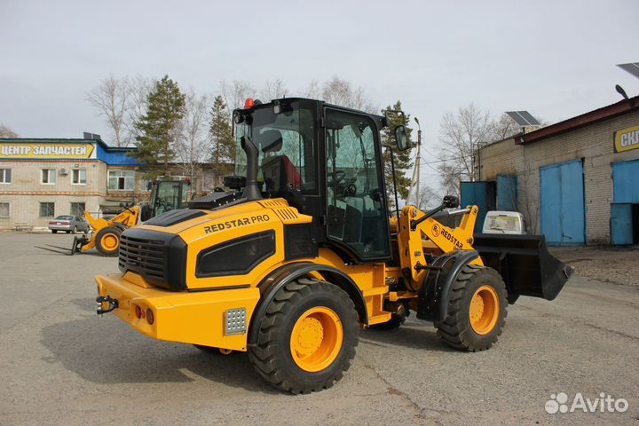Фронтальный погрузчик Redstar PRO, 2023