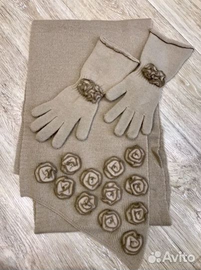 Шарф и перчатки