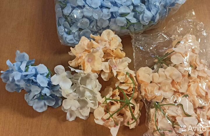 Голова розы, гортензии, герберы