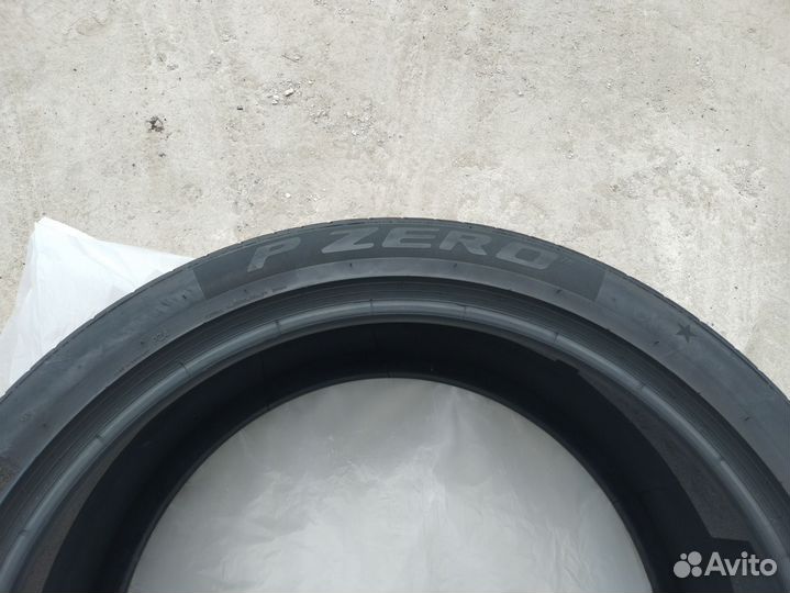 Pirelli P Zero 275/40 R22 и 315/35 R22 111Y