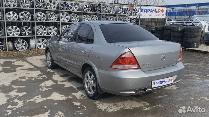 Дефлектор воздушный левый Nissan Almera Classic (B