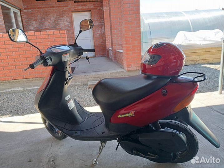Продам мопед Suzuki Lets 2 шлем в подарок