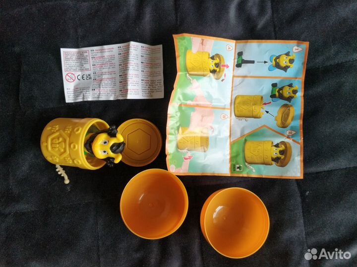 Игрушки из киндера большая (2 пчёлки, 1 пингвин)