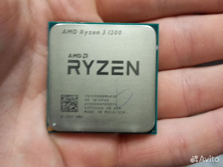 Процессор Ryzen 3 1200 AF