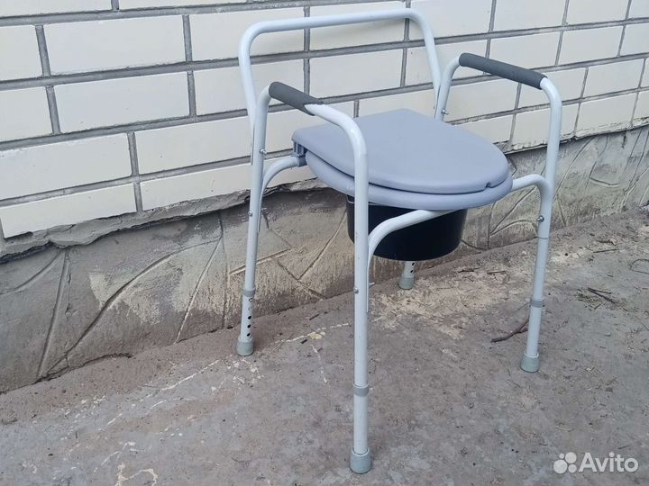 Санитарный стул туалет