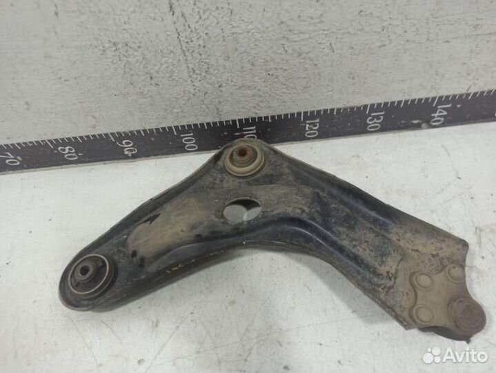 Рычаг передний левый нижний