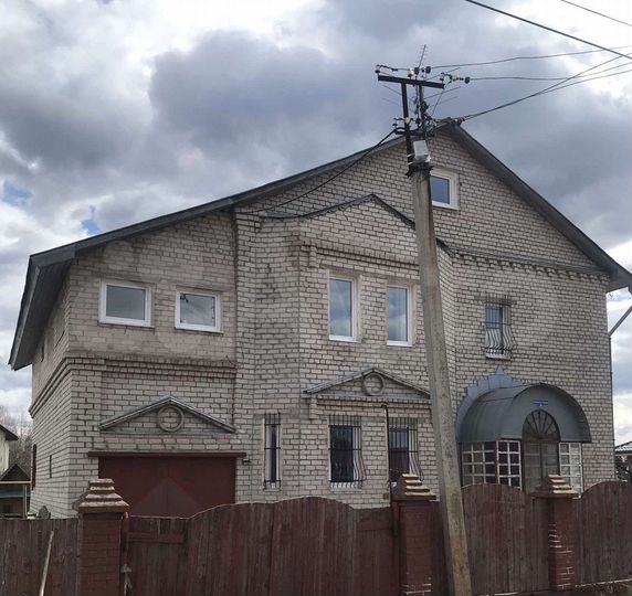 Коттедж 234 м² на участке 10 сот.