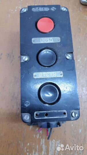 Кнопочные посты, кнопки