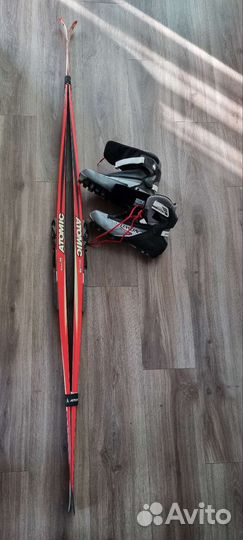 Беговые лыжи atomic с ботинками для лыж