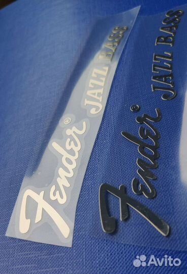Fender металлическая наклейка