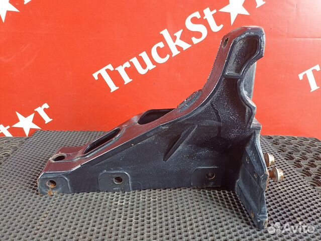 Кронштейн торсиона кабины правый Daf XF106