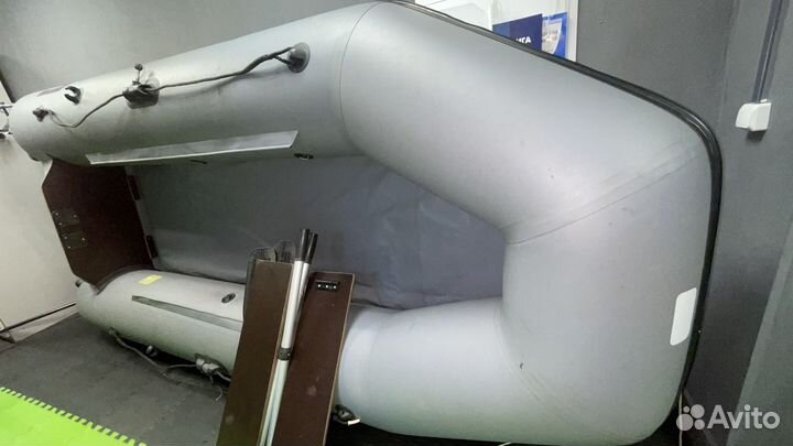 Надувная пвх лодка Хантер 320 Л (слань)