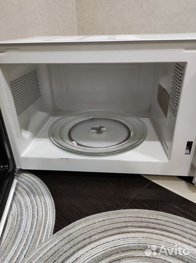 Микроволновка бу рабочая, можно на запчасти