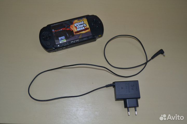 PSP прошитая, карта на 32GB с играми