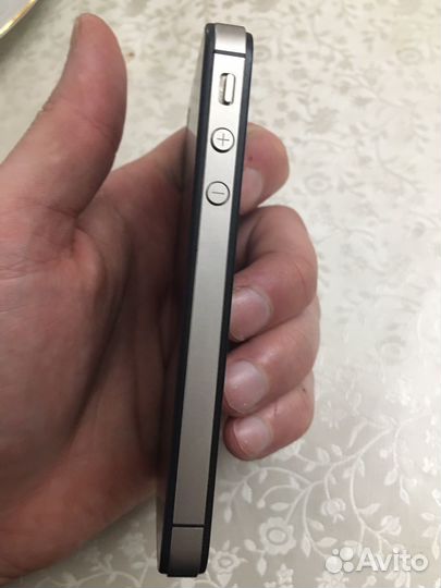 iPhone 4S, 16 ГБ