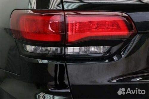 Задний фонарь Jeep Grand Cherokee SRT
