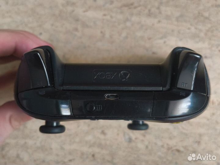 Контроллер Xbox One S