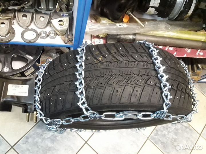Цепи противоскольжения с шипами