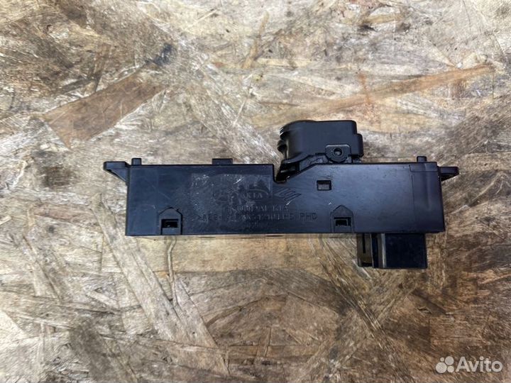 Блок управления стеклоподъемниками передний левый