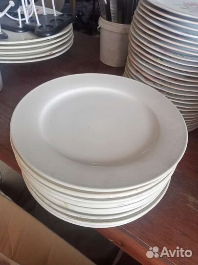 Тарелка плоская