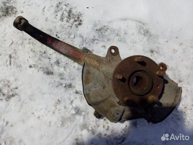 Кулак передний правый Mazda 6 GG