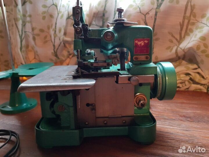 Оверлок для швейной машины