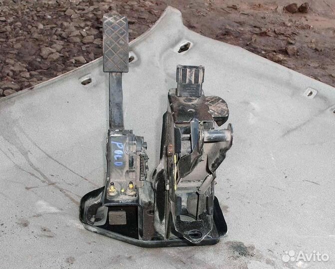 Педаль газа VW Polo 04г 1.4 16кл