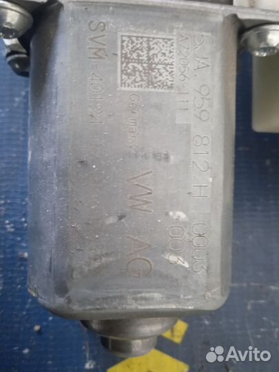 Мотор стеклоподъёмника задний правый Skoda Rapid