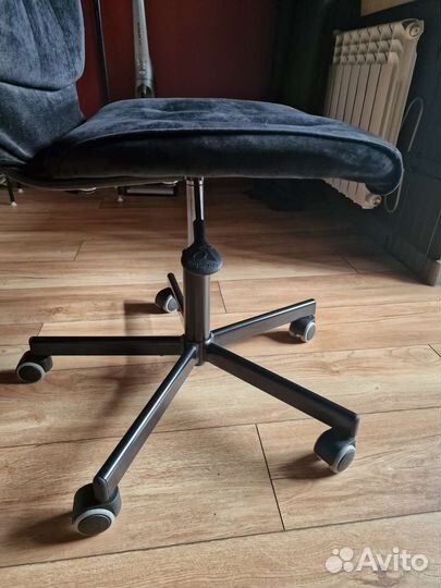 Офисное кресло Бюрократ CH-330M/LT-20