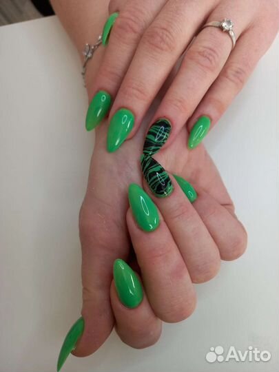 Маникюр и педикюр