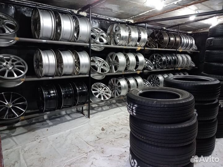 R17 Yokohama Laycea 5X100