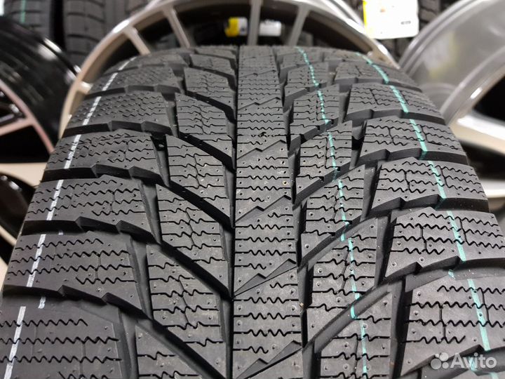 Triangle PL01 215/55 R17