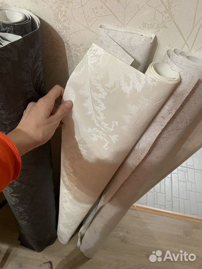 Почти 2 рулона флизелиновые обои