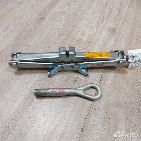 Домкрат Nissan Teana J32 2008-2015