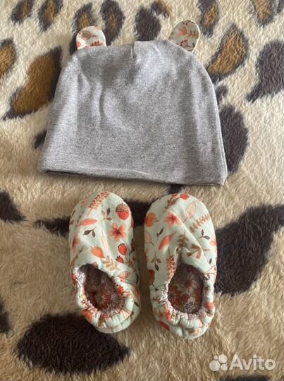 Шапочка демисезонная с пинетками