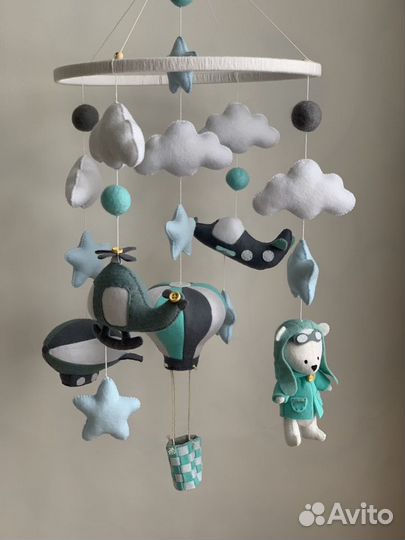 Мобиль в кроватку из фетра