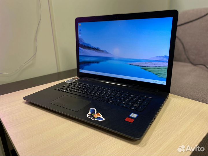 Игровой 17 дюйм core I5 8Gen/2 видео/8 озу/SSD