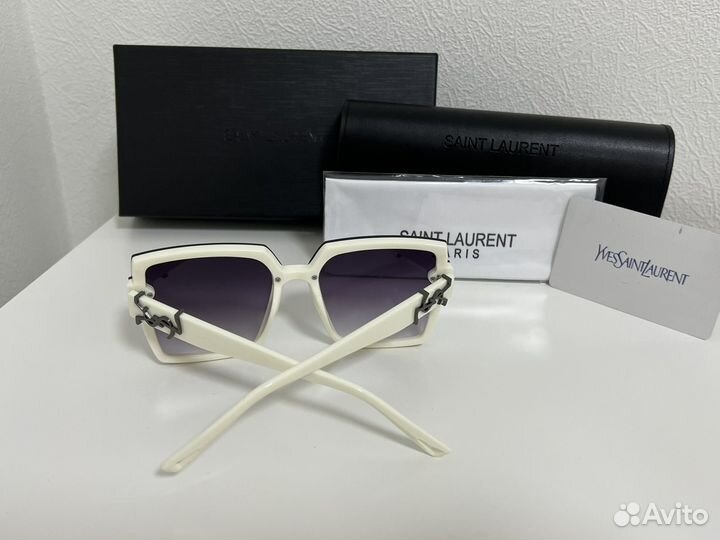 Солнцезащитные очки saint laurent