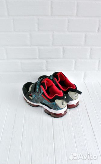 Детские кроссовки. Кроссовки для мальчика