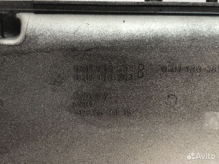 Впускной коллектор Volkswagen Touareg 3.6