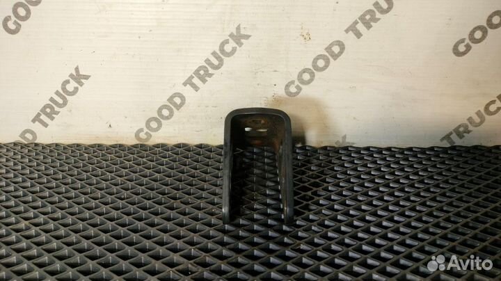 Кронштейн амортизатора кабины